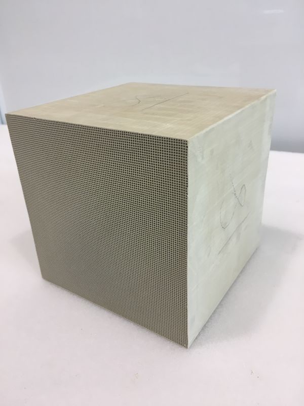 دیگ گاز کاتالیزور اکسید مولیبدن و وانادیم SCR Denox Catalyst Cordierite Denitration