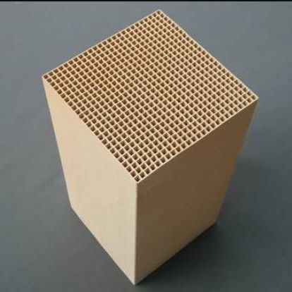 فیلتر سرامیکی لانه زنبوری کاتالیزور گازهای گلخانه ای خودرو، مربع پلت بیضی ISO14001